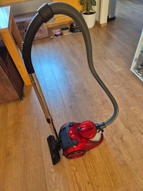 Bestron stofzuiger 1800w, Witgoed en Apparatuur, Stofzuigers, Zo goed als nieuw, Stofzuiger, Ophalen