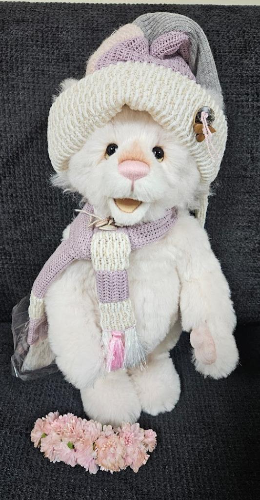 Charlie Bears Loren roze beer hatty teddybeer, Verzamelen, Beren en Cherished Teddies, Zo goed als nieuw, Stoffen beer, Overige merken