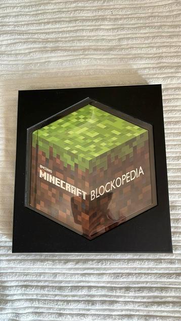 Blockopedia Minecraft boek in doos beschikbaar voor biedingen