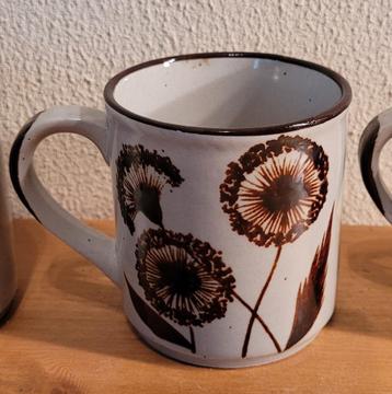 Vintage Bekers - Retro Design met Natuurlijke Motieven beschikbaar voor biedingen