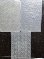 3x EMBOSSING FOLDER KNUTSELEN KAARTEN OPTISCHE ILLUSIE, Hobby en Vrije tijd, Kaarten | Zelf maken, Ophalen of Verzenden, Zo goed als nieuw