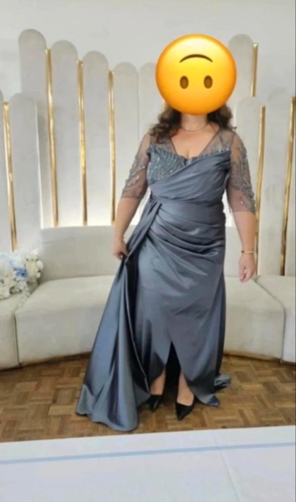 Elegante baljurk met glitter details, Kleding | Dames, Jurken, Zo goed als nieuw, Maat 46/48 (XL) of groter, Grijs, Onder de knie