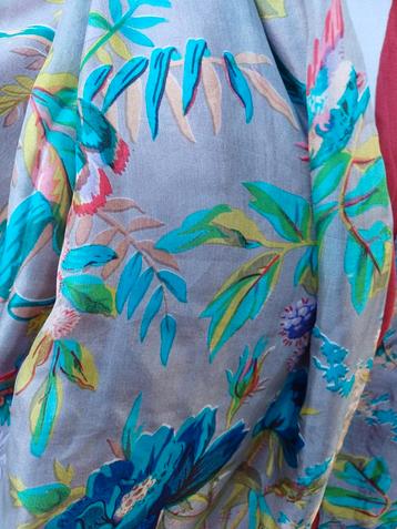 Zijden Viscose Omslagdoek met Vogelprint floral  Imbarro beschikbaar voor biedingen
