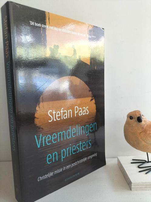 Paas, Stefan; Vreemdelingen en priesters, Boeken, Godsdienst en Theologie, Gelezen, Christendom | Protestants, Ophalen of Verzenden