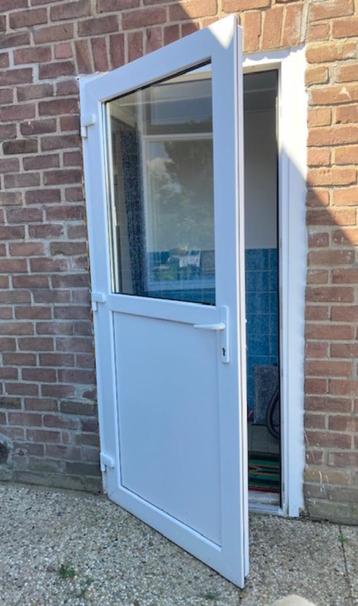 buitendeur  beschikbaar voor biedingen