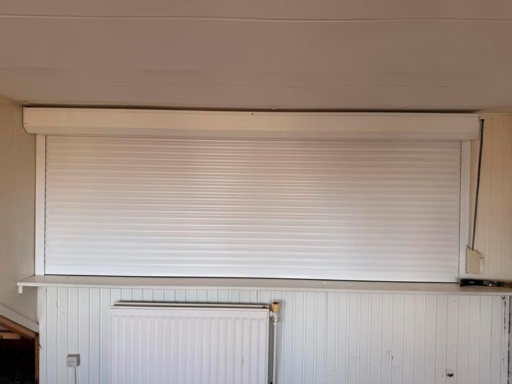 Klein prijsje! 2 Rolluiken - zelf demonteren, Doe-het-zelf en Verbouw, Rolluiken, Gebruikt, 100 tot 150 cm, 200 cm of meer, Wit