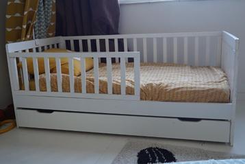 Peuter bed Petite Amelie, en lade beschikbaar voor biedingen