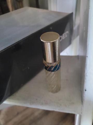 Leeg vintage parfum flesje foto 1 en 2 beschikbaar voor biedingen