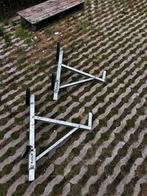 2 stuks dakschragen voor op een ladder of dak, Doe-het-zelf en Verbouw, Steigers, Ophalen, Zo goed als nieuw