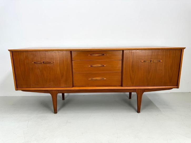 Vintage dressoir Jentique, Huis en Inrichting, Kasten | Dressoirs, Zo goed als nieuw, 150 tot 200 cm, 25 tot 50 cm, Ophalen of Verzenden