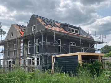 Complete steiger met lift voor de bouw van dubbel woonhuis beschikbaar voor biedingen