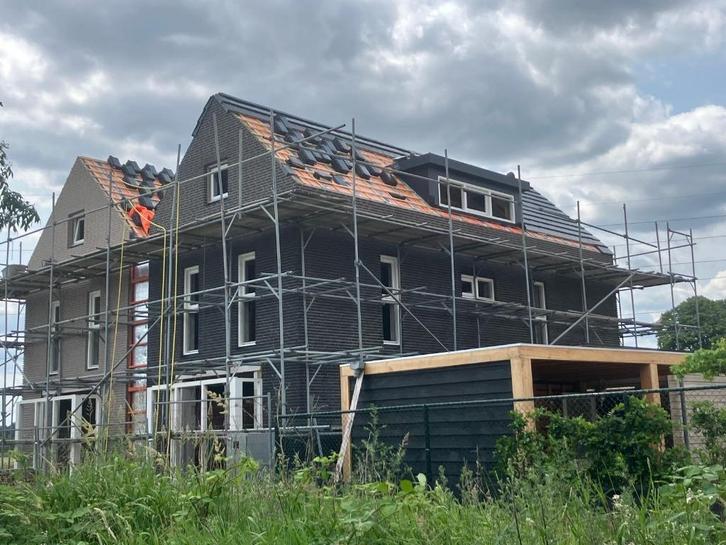 Complete steiger met lift voor de bouw van dubbel woonhuis, Doe-het-zelf en Verbouw, Steigers, Gebruikt, Gevelsteiger, 5 meter of hoger