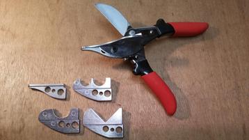 Multifunctionele knipschaar / plintenschaar / buizenschaar beschikbaar voor biedingen