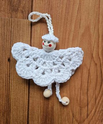 Gehaakt engeltje - Kerstdecoratie beschikbaar voor biedingen