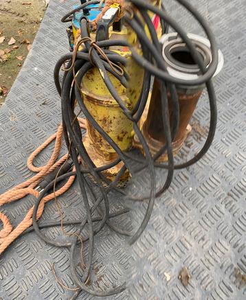 Divers vuilwater dompel pompen Afec, Weda,  beschikbaar voor biedingen