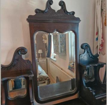 Kaptafel met facetgeslepen spiegel  beschikbaar voor biedingen