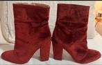 Luisa Barcelos Rode Velvet Laarzen - Maat 39, Kleding | Dames, Schoenen, Verzenden, Lage of Enkellaarzen, Zo goed als nieuw, Luisa barcelos
