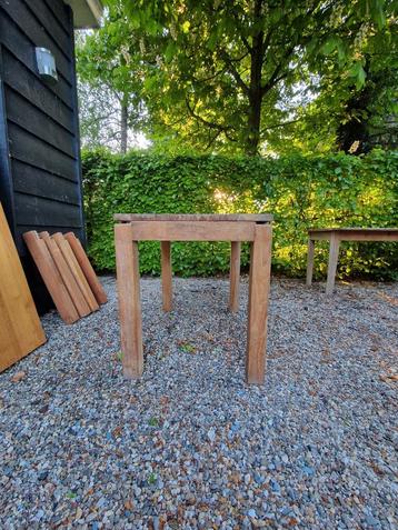Teakhouten tafels  beschikbaar voor biedingen