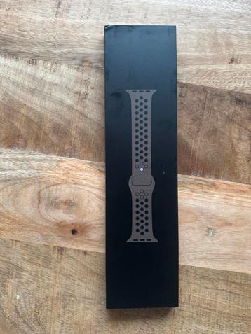 Nieuwe Apple Nike Sport Band Apple Watch Ironstone / Black beschikbaar voor biedingen