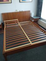 2 persoonsbed met 2 tafeltjes, Huis en Inrichting, Slaapkamer | Bedden, Ophalen, Bruin, Tweepersoons, 200 cm