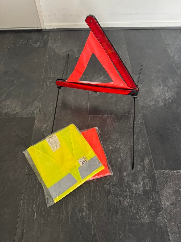 Gevarendriehoek origineel BMW + 2x veiligheidsvest, Ophalen of Verzenden, Nieuw, BMW