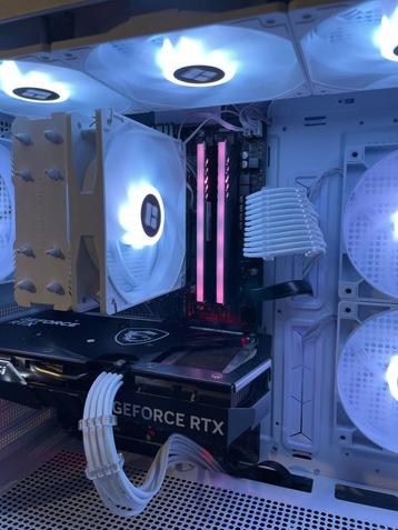 Witte Gaming PC | 4060 | Ryzen 5 5600x | 16 GB | 1 TB SSD beschikbaar voor biedingen