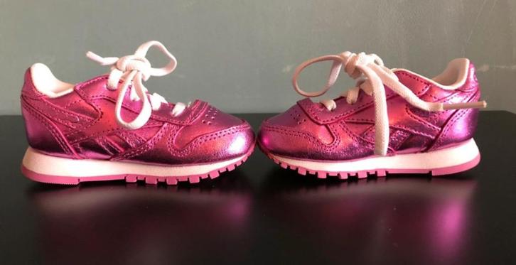 Reebok metallic roze schoentjes - Maat: 19.5, Kinderen en Baby's, Babykleding | Schoentjes en Sokjes, Nieuw, Meisje, Schoentjes