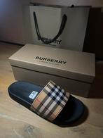 Burberry slides slippers badslippers, Ophalen of Verzenden, Zo goed als nieuw
