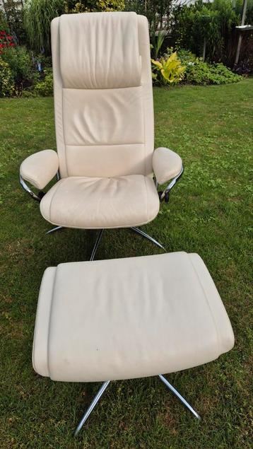 Fraaie zacht rundleren beige Stressless relaxfauteil beschikbaar voor biedingen