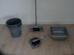 4 emmers, (afwas)teil, kamerveger, blik + veger, alles nieuw, Ophalen