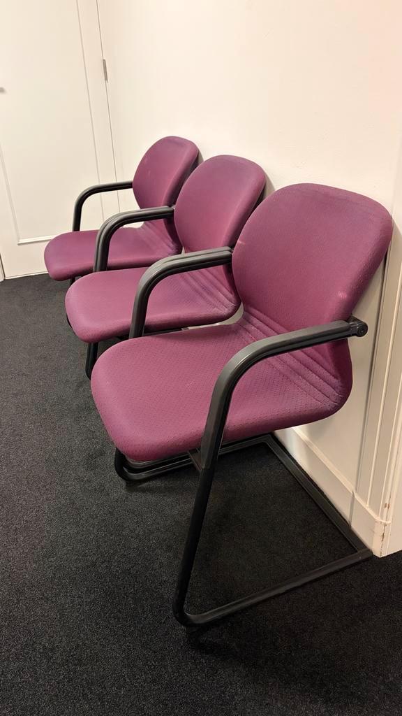 Set van paarse bureaustoelen (9 stuks), Huis en Inrichting, Stoelen, Gebruikt, Vijf, Zes of meer stoelen, Metaal, Overige kleuren