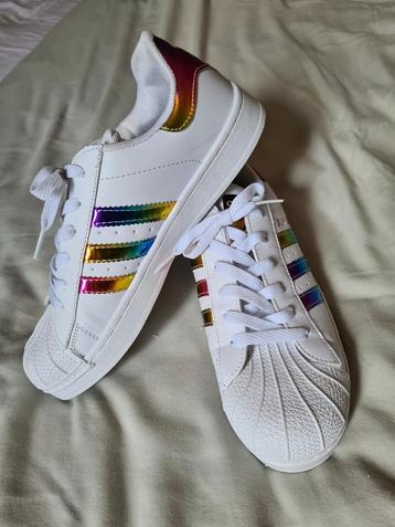 Adidas Superstar rainbow maat 41 beschikbaar voor biedingen