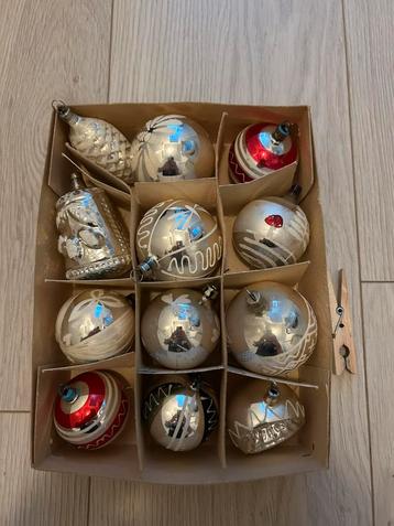12 vintage oude zilveren glazen kerstballen/ ornamenten beschikbaar voor biedingen
