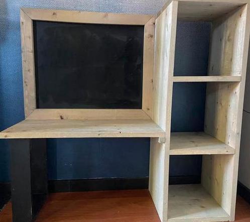 Speeltafel steigerhout met krijtbord, Kinderen en Baby's, Speelgoed | Speeltafels, Zo goed als nieuw, Ophalen