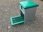 Voerbak kippen trapbak feed-o-matic, Dieren en Toebehoren, Pluimvee | Toebehoren, Ophalen, Gebruikt, Drinken en Voederen