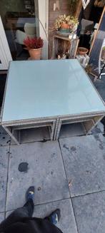 Tuintafel met glazen blad en 2 stoelen, Kunststof, Gebruikt, Tuinset, Eettafel