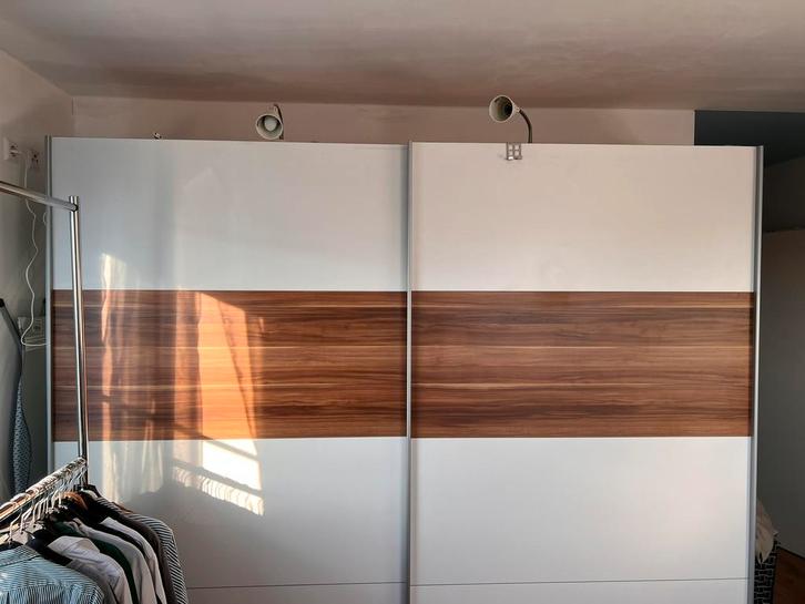 Kledingkast met schuifdeuren, Huis en Inrichting, Kasten | Kledingkasten, Zo goed als nieuw, 200 cm of meer, 200 cm of meer, 50 tot 75 cm