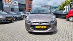 Hyundai ix20 1.6i i-Catcher Pano, Leder, Navi, Bluetooth,, Euro 5, 1591 cc, 4 cilinders, Bruin