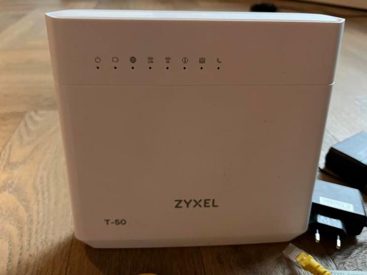 Zyxel T-50 Router/Modem - Overcompleet, Computers en Software, Routers en Modems, Gebruikt, Router met modem, Ophalen of Verzenden