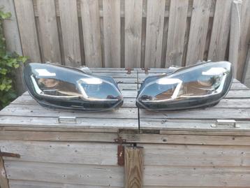 Golf 6 koplampen dynamisch met defect beschikbaar voor biedingen