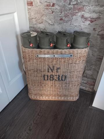 Rieten granaat mand Zwitserse leger  landmacht strijdkracht beschikbaar voor biedingen