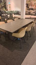 Te koop: Granieten dining tafel met 6 kunstof kuip stoelen, Tuin en Terras, Ophalen, Overige materialen, 6 zitplaatsen, Zo goed als nieuw