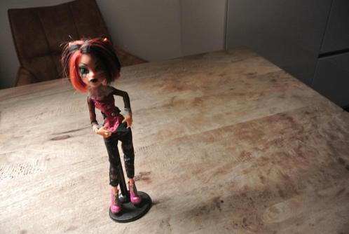 Barbie Monster High Toralei Stripe Wave 1/ nr. 15, Verzamelen, Poppen, Zo goed als nieuw, Pop, Ophalen of Verzenden