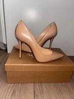 Louboutin Pumps Maat 36,5 - Zo goed als nieuw!, Ophalen of Verzenden, Zo goed als nieuw, Beige, Pumps