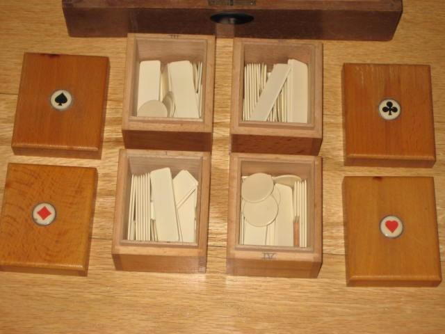 Vintage bridge kist met veel fiches + bridgebenodigheden, Hobby en Vrije tijd, Gezelschapsspellen | Kaartspellen, Gebruikt, Ophalen of Verzenden