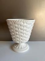 Delfts Wit Vaasje vintage design zgan, Antiek en Kunst, Antiek | Keramiek en Aardewerk, Ophalen of Verzenden