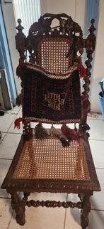 Antieke houten kerkstoel, Antiek en Kunst, Antiek | Meubels | Stoelen en Banken, Ophalen of Verzenden