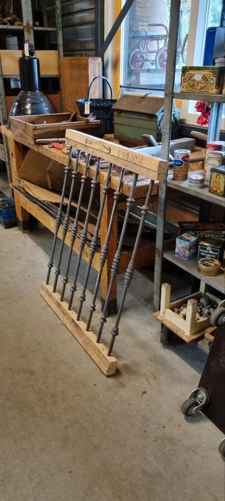 Trapspijlen, Gietijzeren Trapspijlen., Doe-het-zelf en Verbouw, Ladders en Trappen, Zo goed als nieuw, Minder dan 2 meter, Ophalen