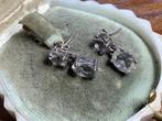 ZILVER OORKNOPPEN MET HANGERS MET FACET GESLEPEN EDELSTENEN, Sieraden, Tassen en Uiterlijk, Verzenden, Zilver, Oorbellen