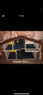 Groot houten poppenhuis, Verzamelen, Poppenhuizen en Toebehoren, Ophalen of Verzenden, Zo goed als nieuw, Poppenhuis